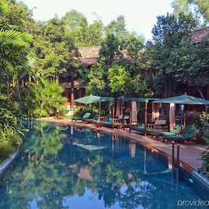 Angkor Village Resort y Spa